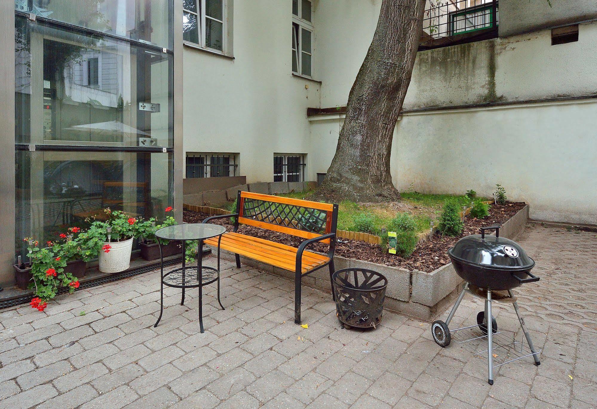 Ambiente Serviced Apartments - Tallerova Bratislava Exterior photo