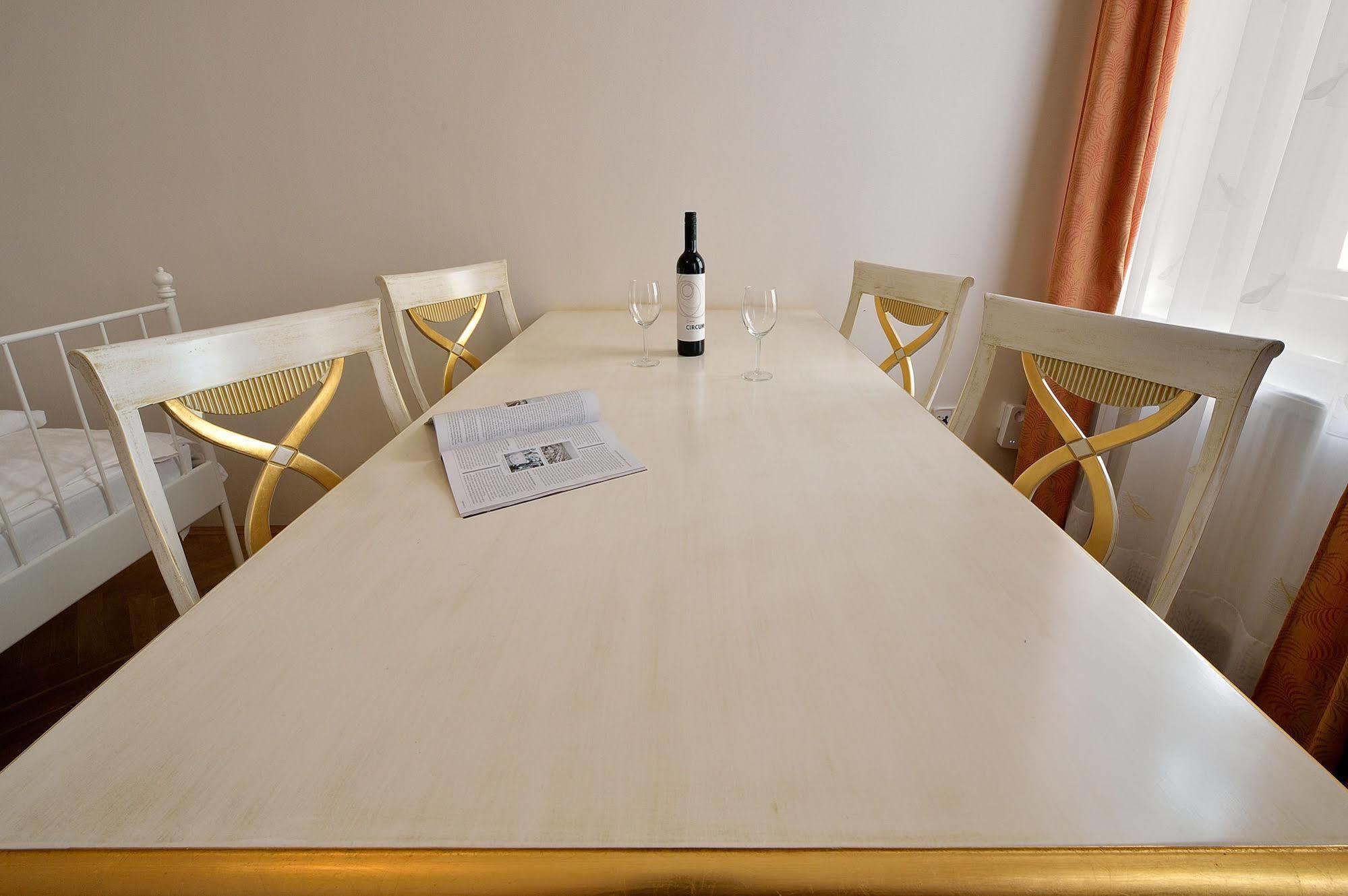Ambiente Serviced Apartments - Tallerova Bratislava Exterior photo